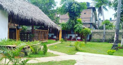 Surf Gangs Hotel Arugambay
