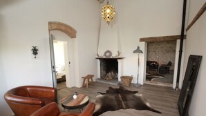 Apartment, 3 Bedrooms | Living room - Casa Sopra (Fossombrone)
