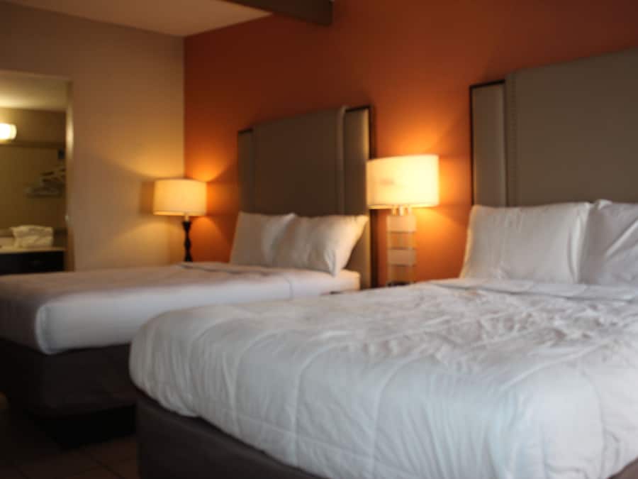 Room, 2 Queen Beds, Non Smoking | Desk, free cribs/infant beds, rollaway beds, free WiFi