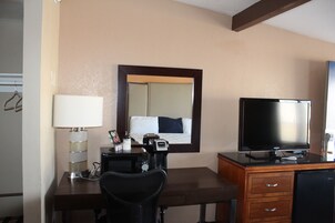 Escritorio, cunas gratuitas, camas plegables/adicionales y wifi gratis 