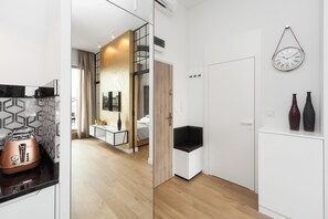 Luksusleilighet, 1 kingsize-seng med sovesofa, ikke-røyk | Oppholdsområde | Smart-TV og Netflix