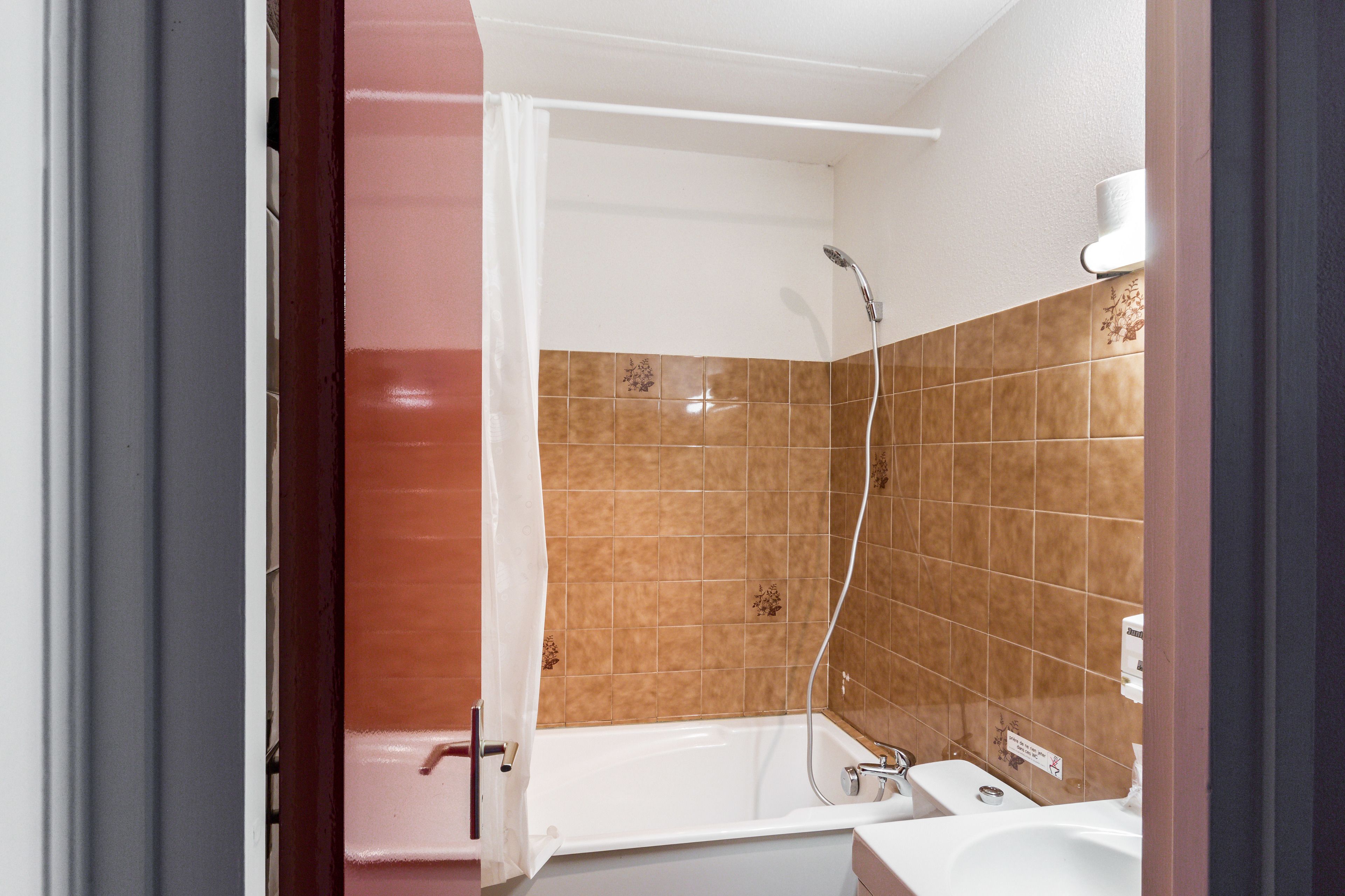 Gratis toiletartikelen, een haardroger, handdoeken