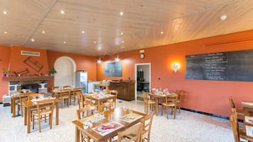 Daily buffet breakfast (EUR 9 per person)