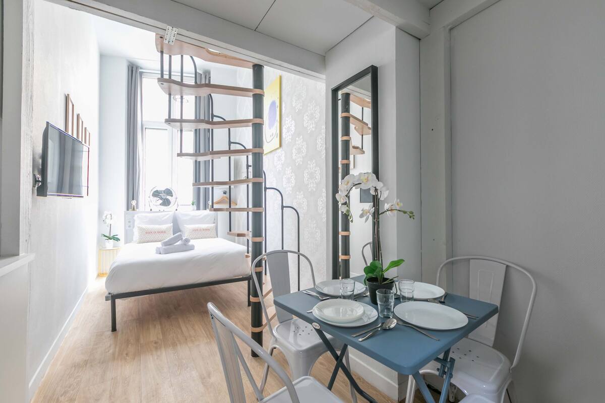 Classic Apartment, 2 Double Beds, Non Smoking (13) | 1 bedroom, in-room safe, laptop workspace, iron/ironing board