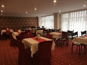 Free daily buffet breakfast  - Ozyurt Hotel (Bartin)