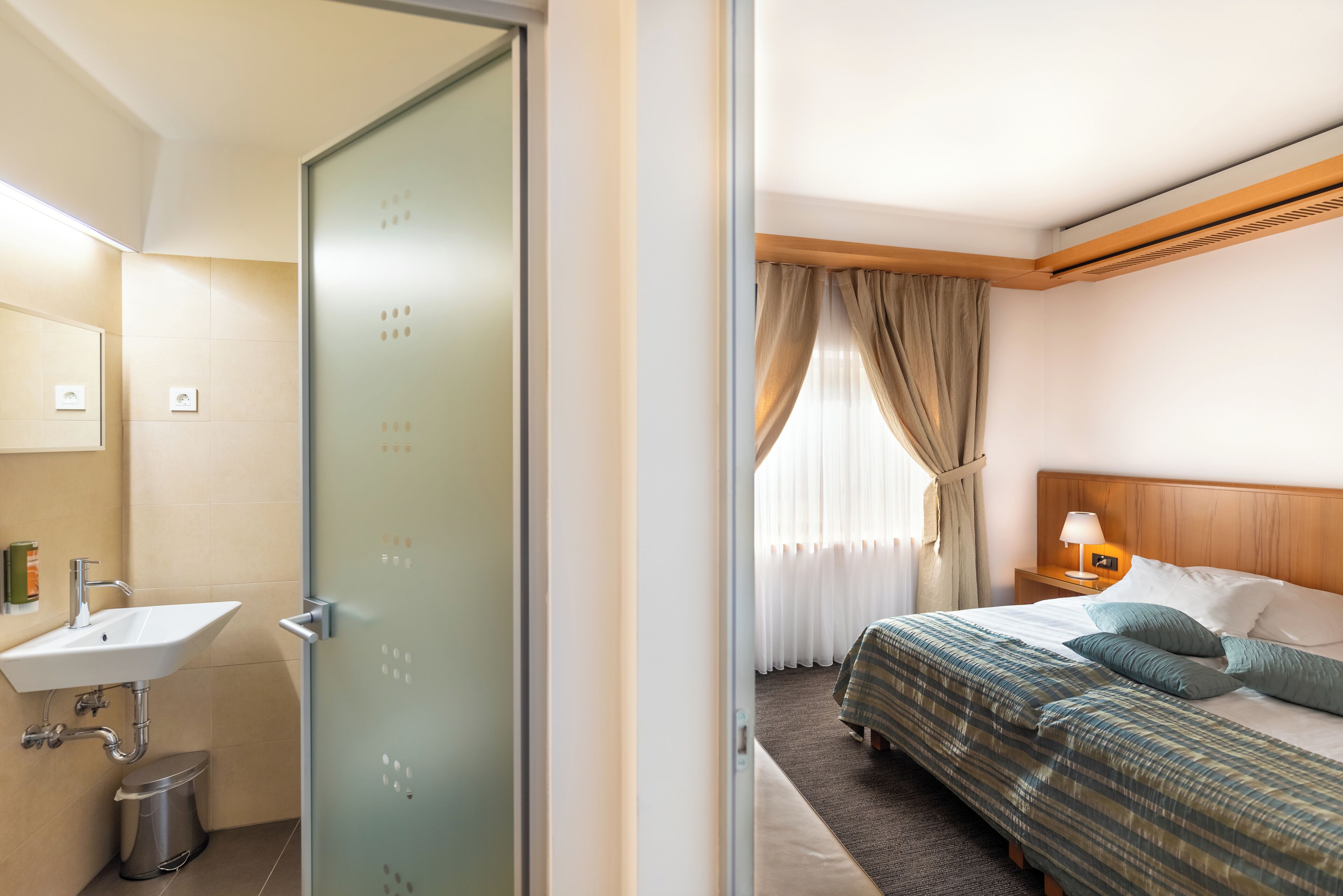 Suite, City View | In-room safe, soundproofing, iron/ironing board, free WiFi