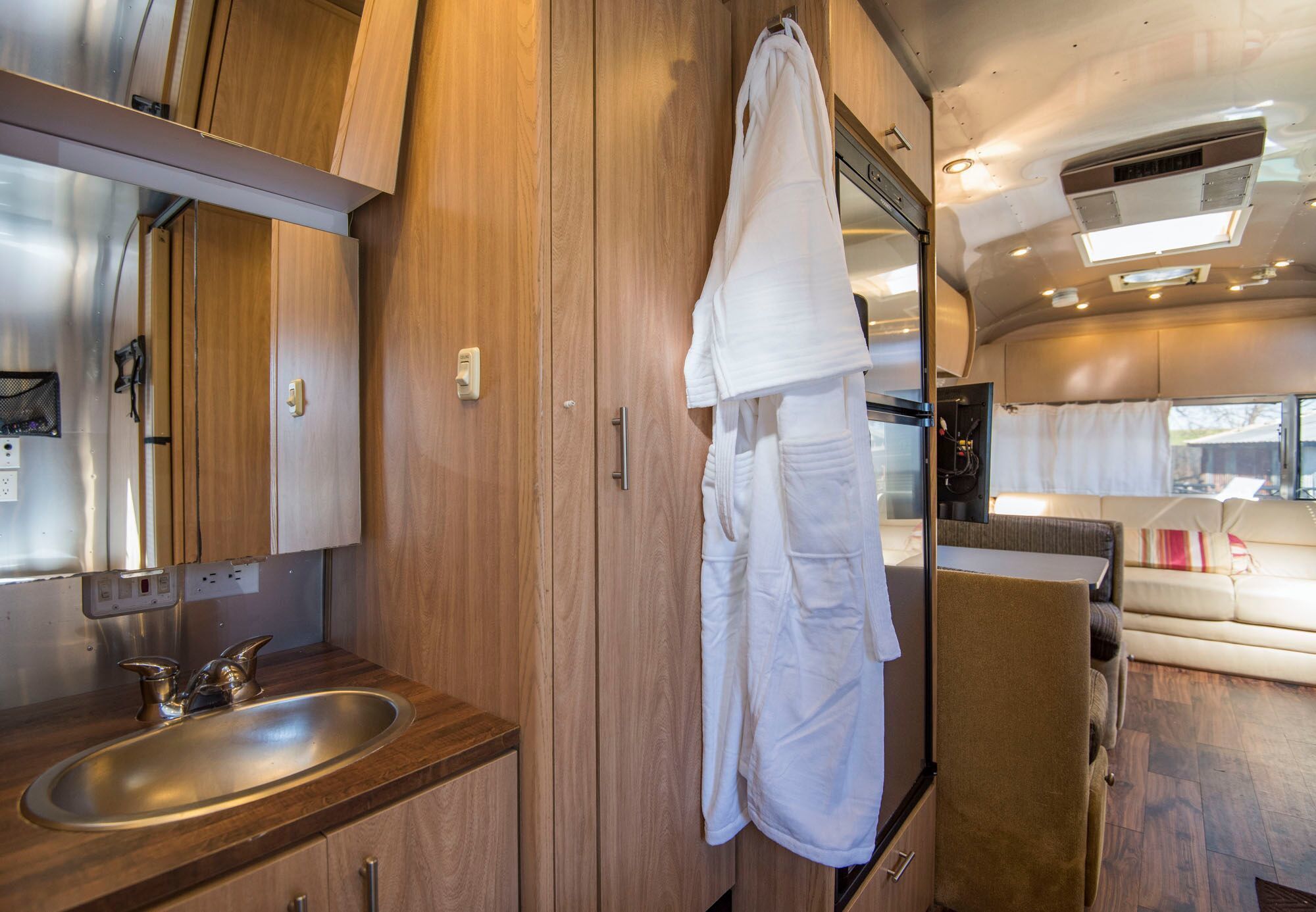 2006 Airstream Safari (The Dude) | Bathroom sink