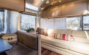 奢华客房, 多张床, 无烟房 | 起居区