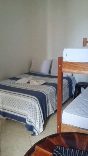 M àn/rèm cản sáng, bàn ủi/dụng cụ ủi quần áo 