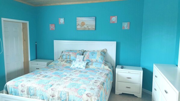 1 bedroom, travel cot, free WiFi, bed sheets