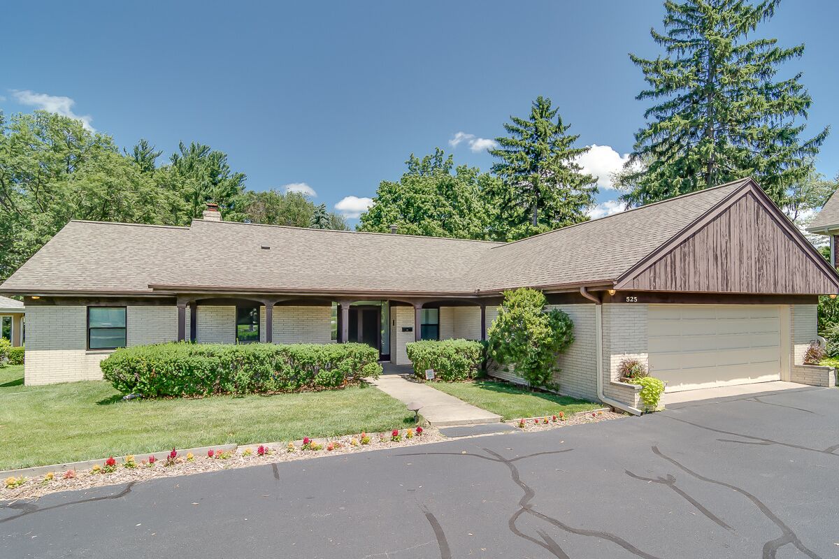 Spacious Home on Angela Blvd, Next to Notre Dame Campus