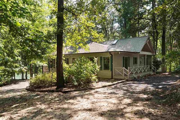 Huge Private Lot with tons of amenities (all updated with basement)