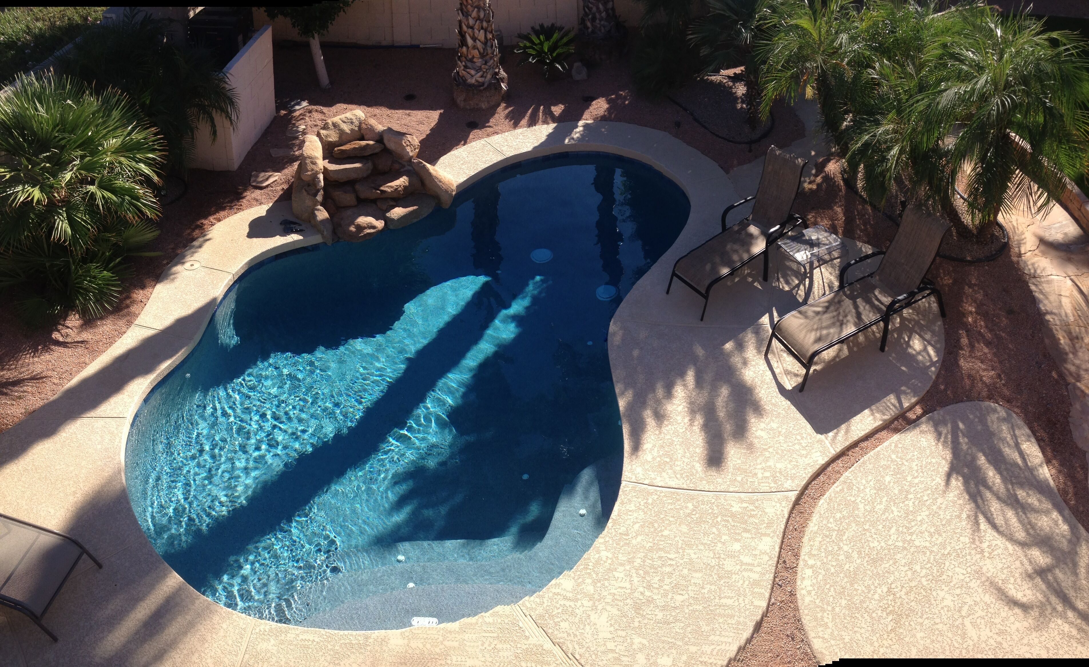Desert Oasis! Huge yard with pool, NFL, NASCAR, Golf & more in 15 min or less! 