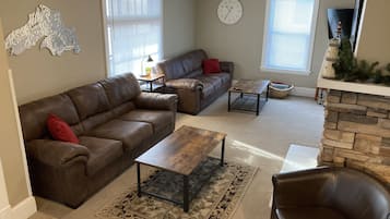 TV, DVD player, books, stereo