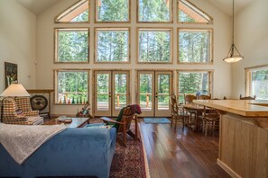 Interior - Riverfront cabin with a hot tub & fireplace. (Leavenworth)