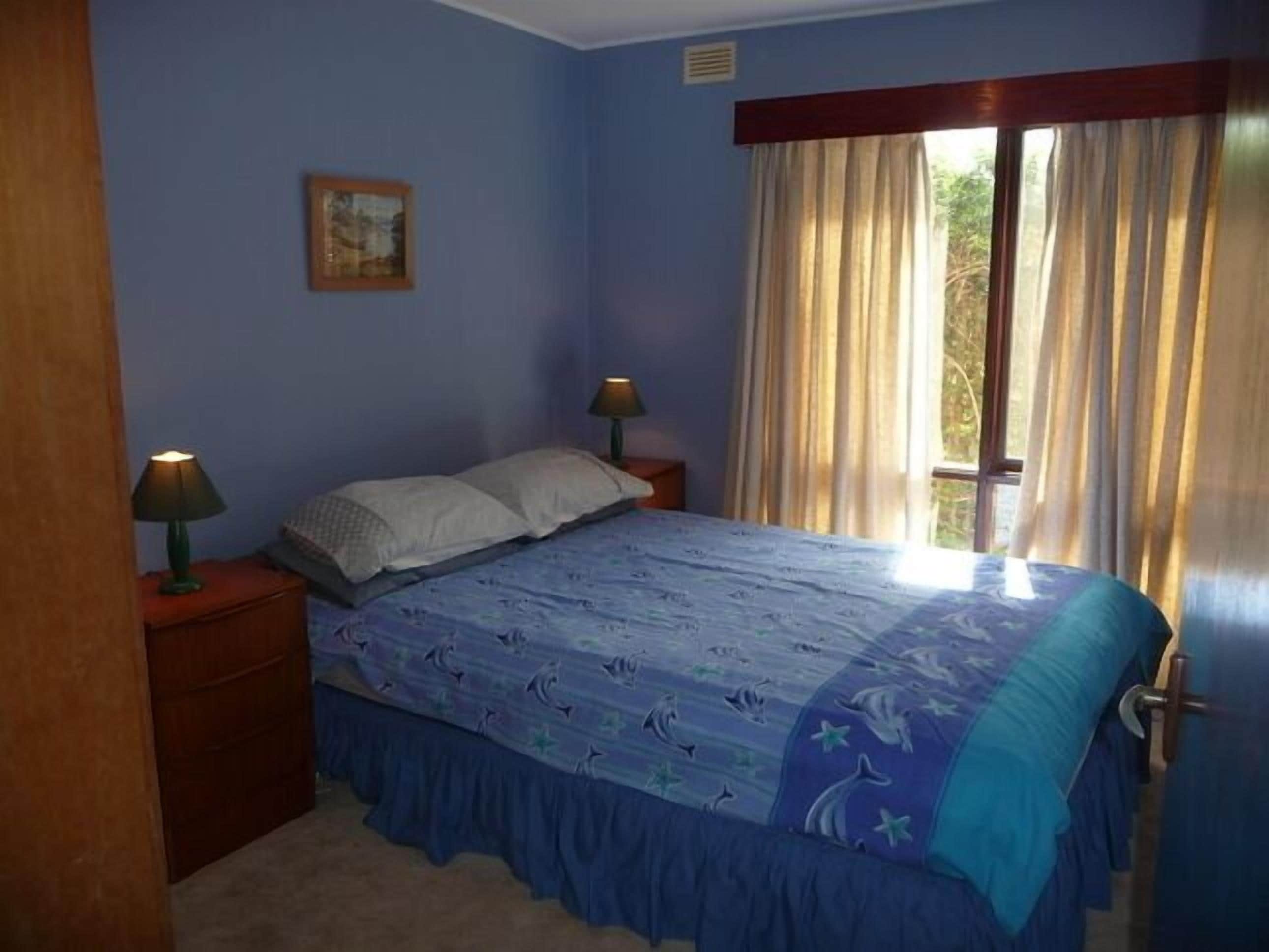 2 bedrooms, iron/ironing board