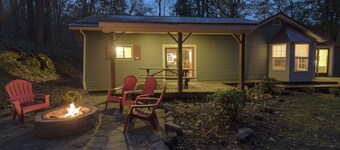 Charming Deck House amongst the Trees; Minutes To Hidden Valley/ Seven Springs