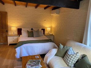 1 slaapkamer, een bureau, een strijkplank/strijkijzer, gratis wifi