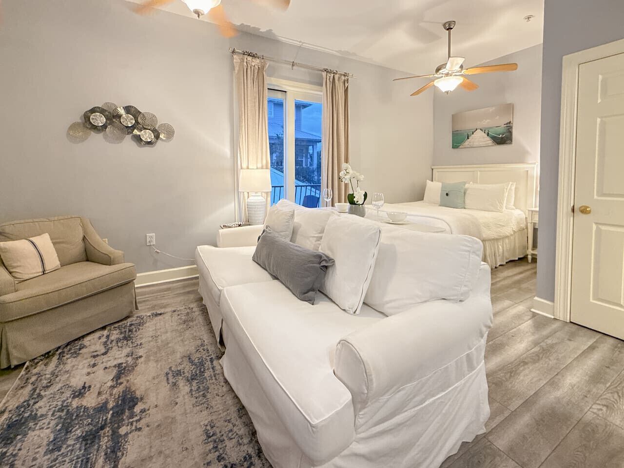 Skrivebord, strygejern/strygebræt, weekendseng, gratis Wi-Fi