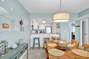 Dining - Romar Towers 8B Gulf Front Amazing Views Large Unit Smaller Complex Less Crowds (Orange Beach)