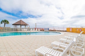 Outdoor pool - Romar Towers 8B Gulf Front Amazing Views Large Unit Smaller Complex Less Crowds (Orange Beach)