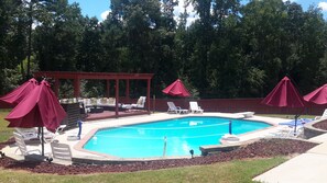 Outdoor pool, a heated pool - Check Out Our Weekday Specials!!! If looking to book  send a request (McDonough)