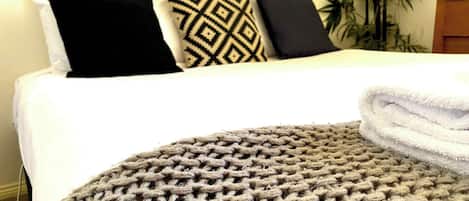 4 habitaciones, tabla de planchar con plancha, cuna de viaje y wifi