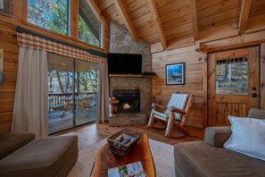 تلفزيون ذكي، مدفأة، ألعاب فيديو، مشغل دي في دي