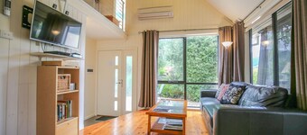 ALLAMBIE COTTAGES - VILLA 1: Bright