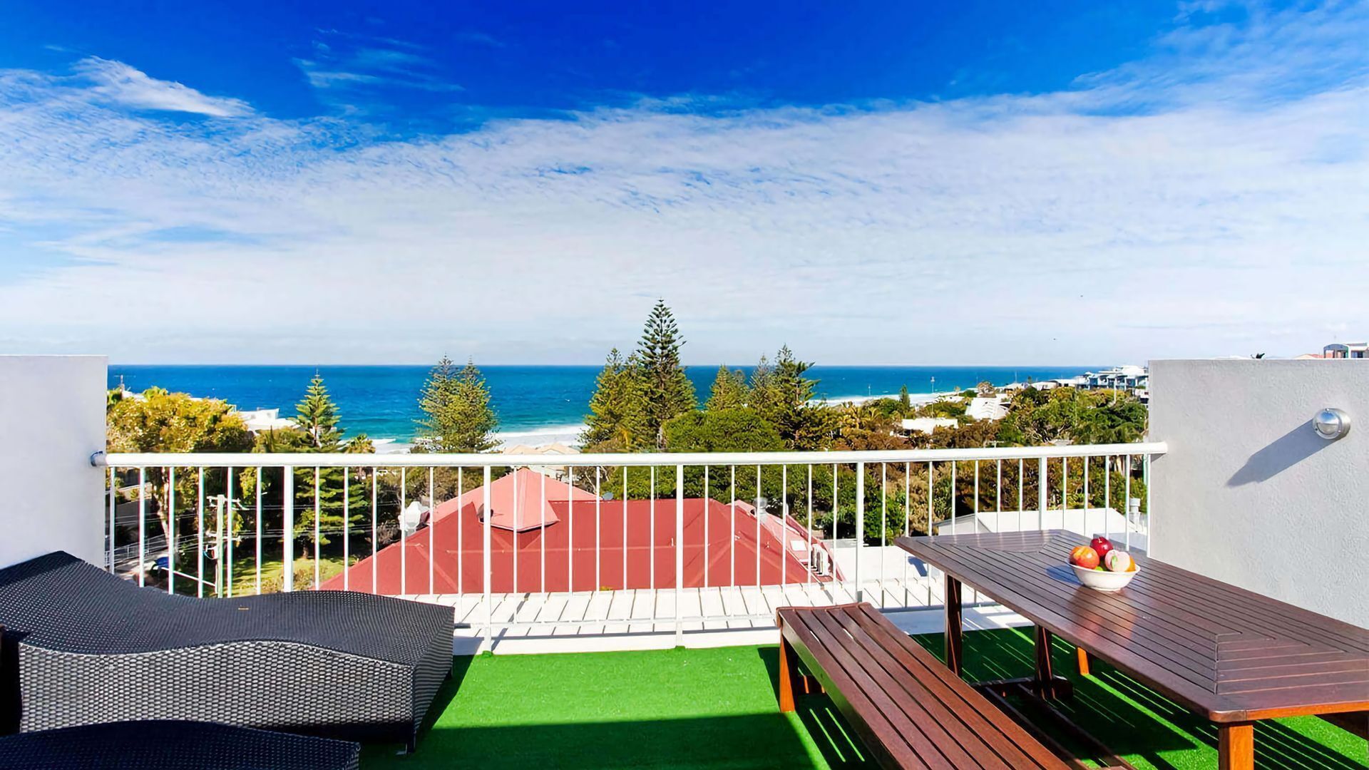 屋外ダイニングエリア