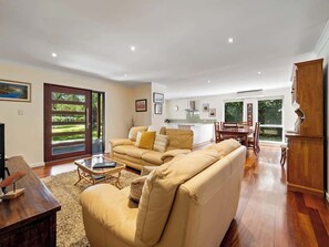 TV, fireplace, offices
