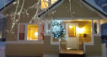 Nauti kodin mukavuuksista ~ Ilmainen Pizza perjantaisin.