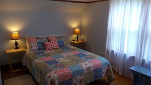 4 Schlafzimmer, Schreibtisch, Bügeleisen/Bügelbrett, Reisekinderbett
