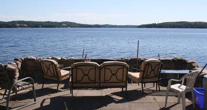 Cottage Nr. 5: Pristine Waterfront! Häuschen bei Bon Echo Edge