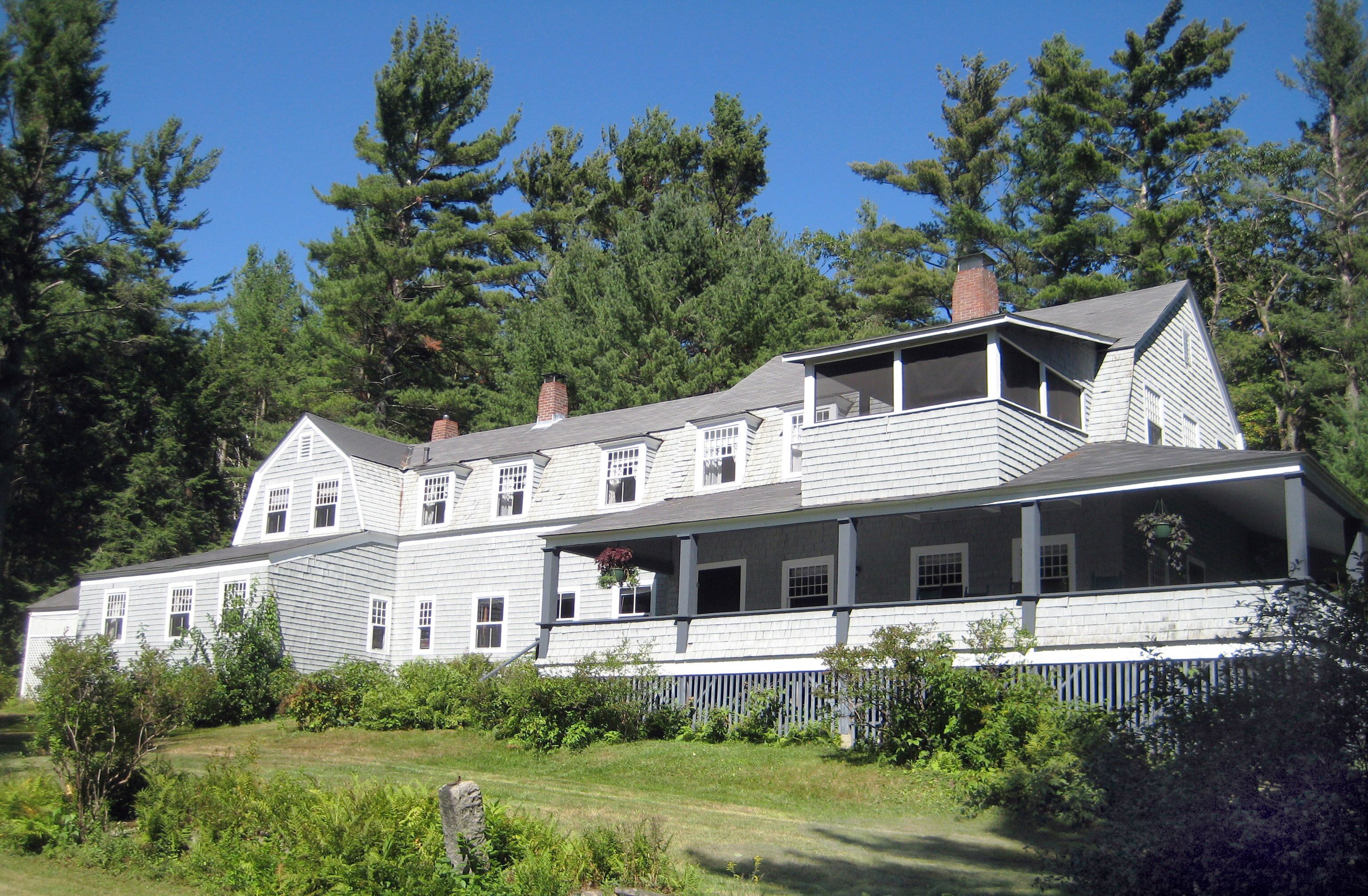 Retreat or Reunion Home with Grand Porch and Views of Mountain and Lake