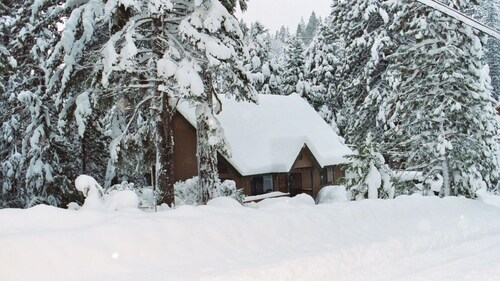 Pinecrestarearentals #8 Comfy, Cozy, Cabin.