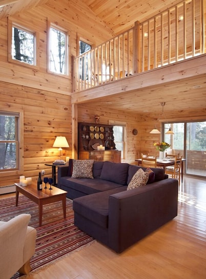 Pristine Mountaintop Log Cabin in Pine Forest, 1.5 Miles to Town!