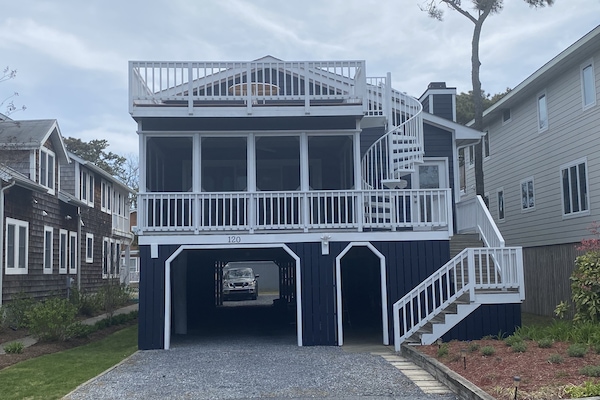 120 Wellington Parkway