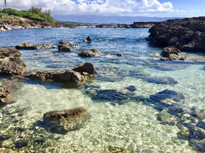 Aurinkotuoleja, rantapyyhkeitä