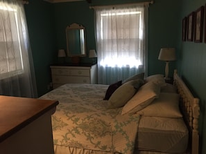3 bedrooms, iron/ironing board, free WiFi