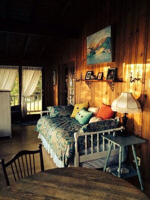 Interior - Charming Cottage By The Shore Of Beautiful Long Lake, Harrison, Maine (Harrison)