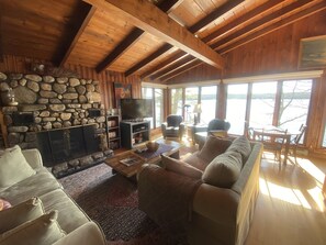 TV, fireplace, DVD player, books