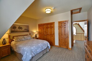 2 Schlafzimmer, Schreibtisch, Bügeleisen/Bügelbrett, WLAN