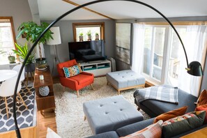 Smart TV, fireplace, books