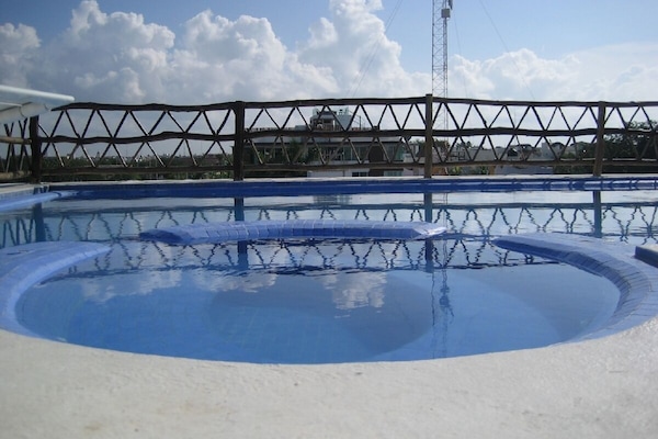 Jacuzzi - Pool