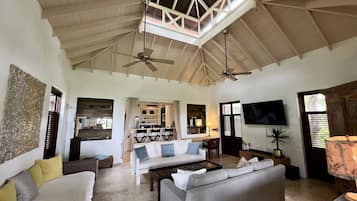 Smart TV, books, stereo