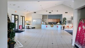 Unclassified image, 4 of 24, button - A gorgeous lake sunset view villa in a gated High Grove resort near Disney (Clermont)