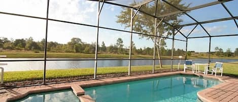 Piscine extérieure, piscine chauffée