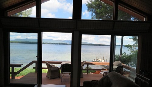 Beautiful Winnipesaukee Veasey Shore, Mountain View, Sandy beach, 50 ft dock.