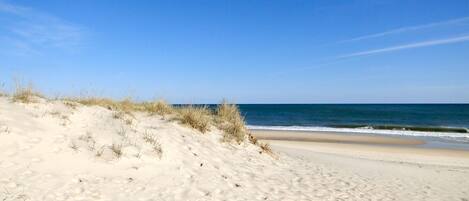 Beach nearby, sun loungers, beach towels